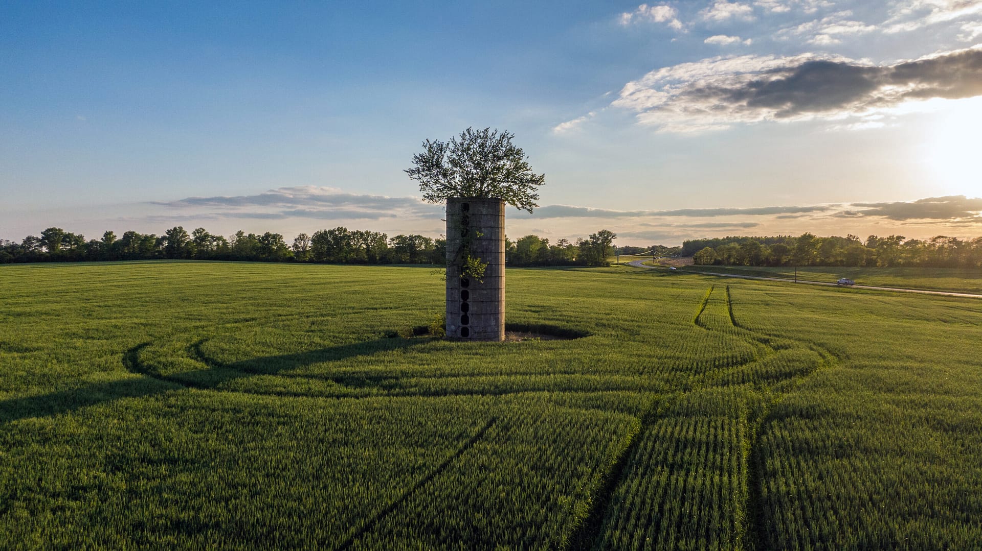 Picture of abandoned farm silo